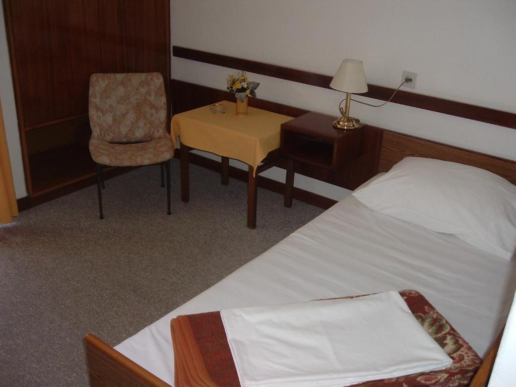 Depadansa Marina & Primorka Hotel Omišalj Habitación foto