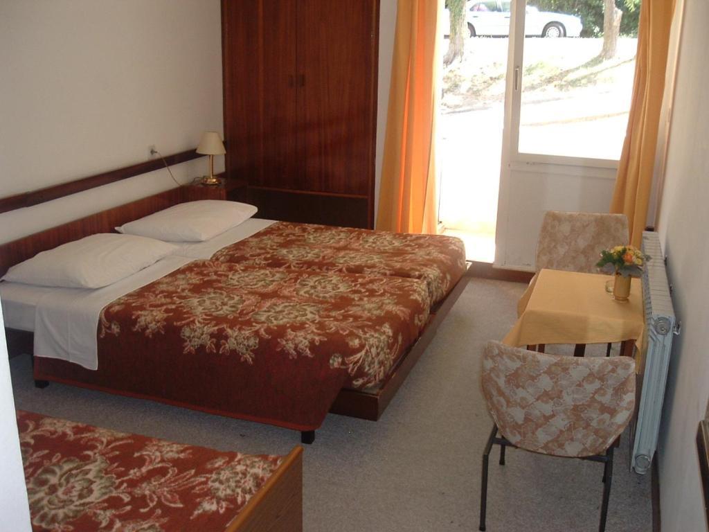 Depadansa Marina & Primorka Hotel Omišalj Habitación foto